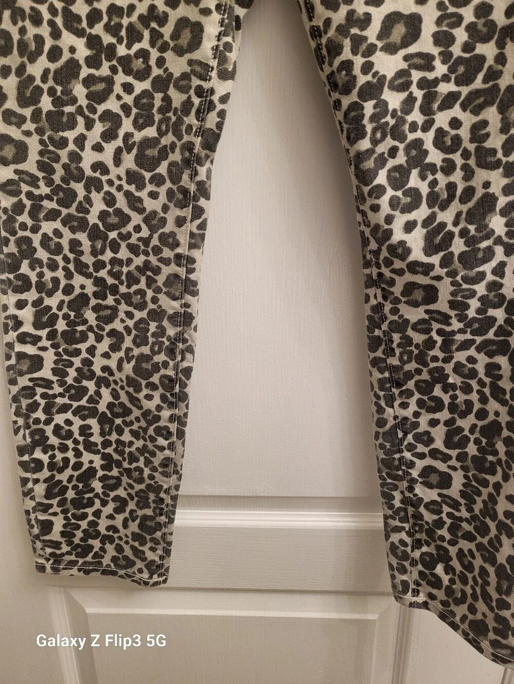 LOFT Curvy Skinny Leopard Print Jeans Size 8/29 Pre-owned